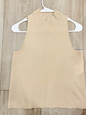 Banana Republic Ribbed Sleeveless Tank in Light Beige
